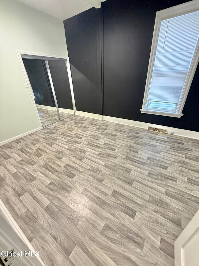 Building Photo - 70 Academy St