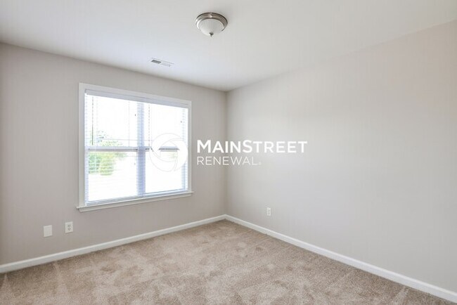 Building Photo - 4 Bedroom Pet-Friendly Home in Clayton, NC with Main Street Renewal