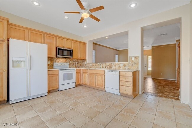 Building Photo - 576 Carmel Mesa Dr