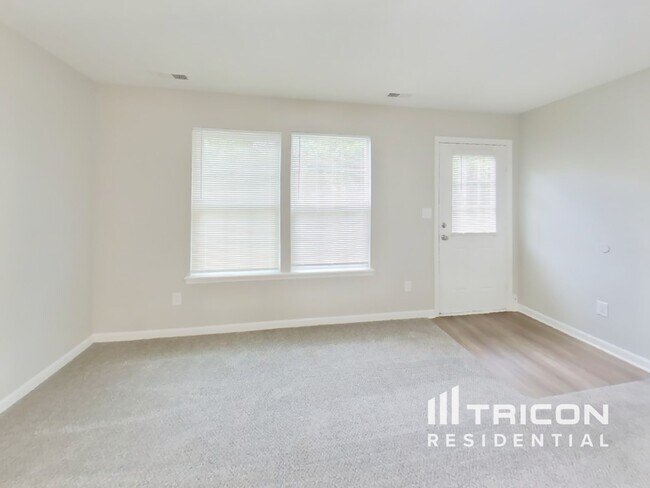 Building Photo - 203 Beacon Point Ln