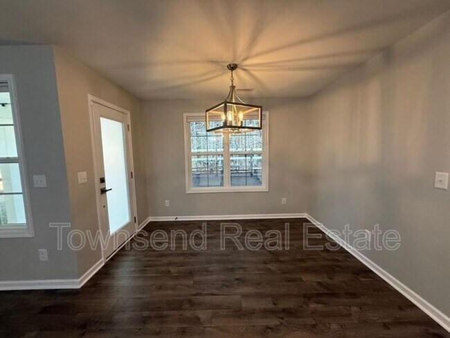 Building Photo - 83 Kotata Ave