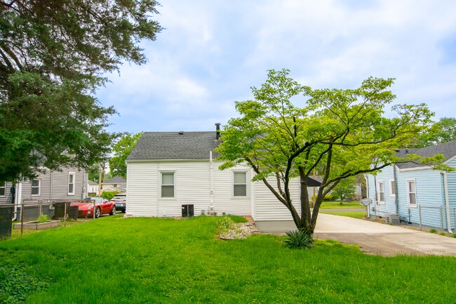 Building Photo - 1518 McKay Ave