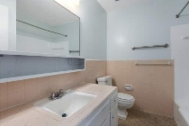 Building Photo - 425 W 87 Pl