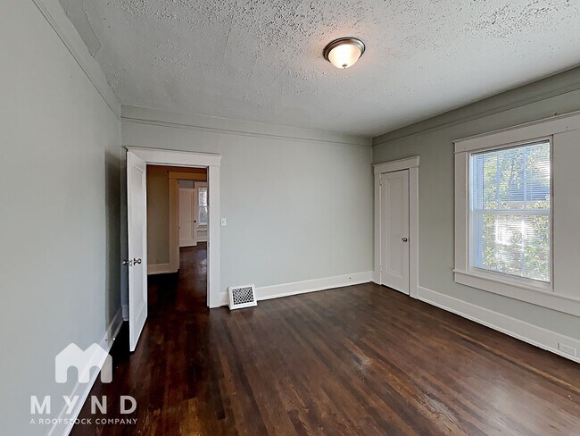 Building Photo - 1324 42nd St Ensley