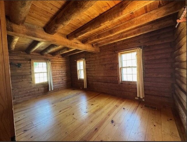 Building Photo - FOR LEASE!!!!!!!!!!