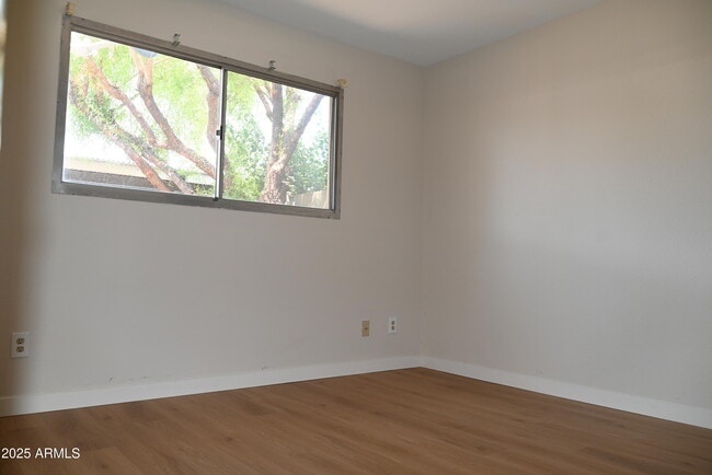 Building Photo - 5039 N 81st St