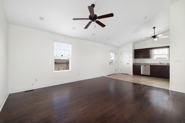 Building Photo - 2128 Ida Sue Dr