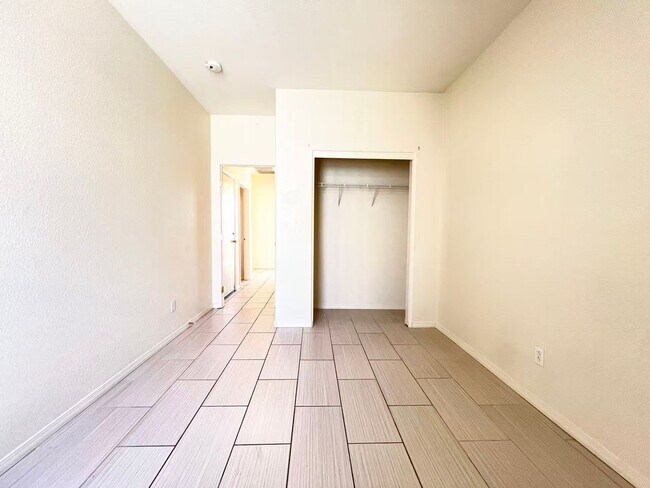 Building Photo - 4929 Droubay Dr