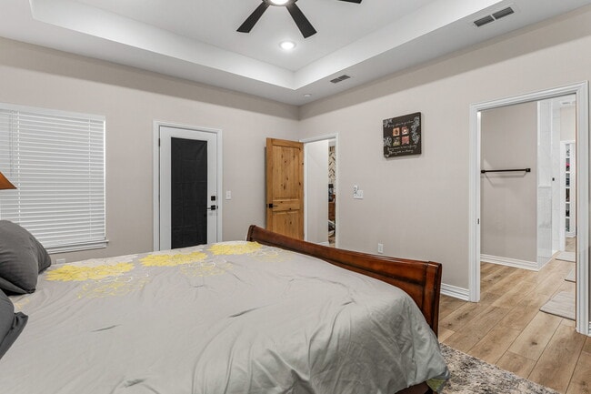 Building Photo - 304 Mariners Wy