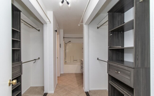 Building Photo - Updated Rancho Del Oro 3 bedroom 2 bath home