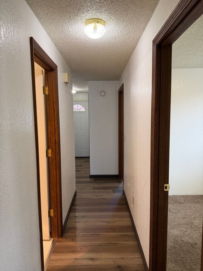 Building Photo - 3 bedroom 2 bath house in Thurston!