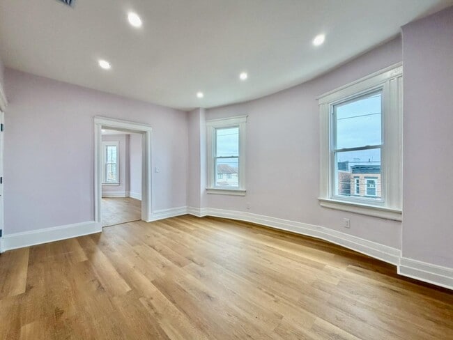 Building Photo - 130 Beach St