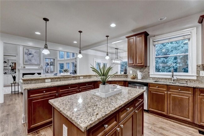 Building Photo - 9848 Talisman Dr