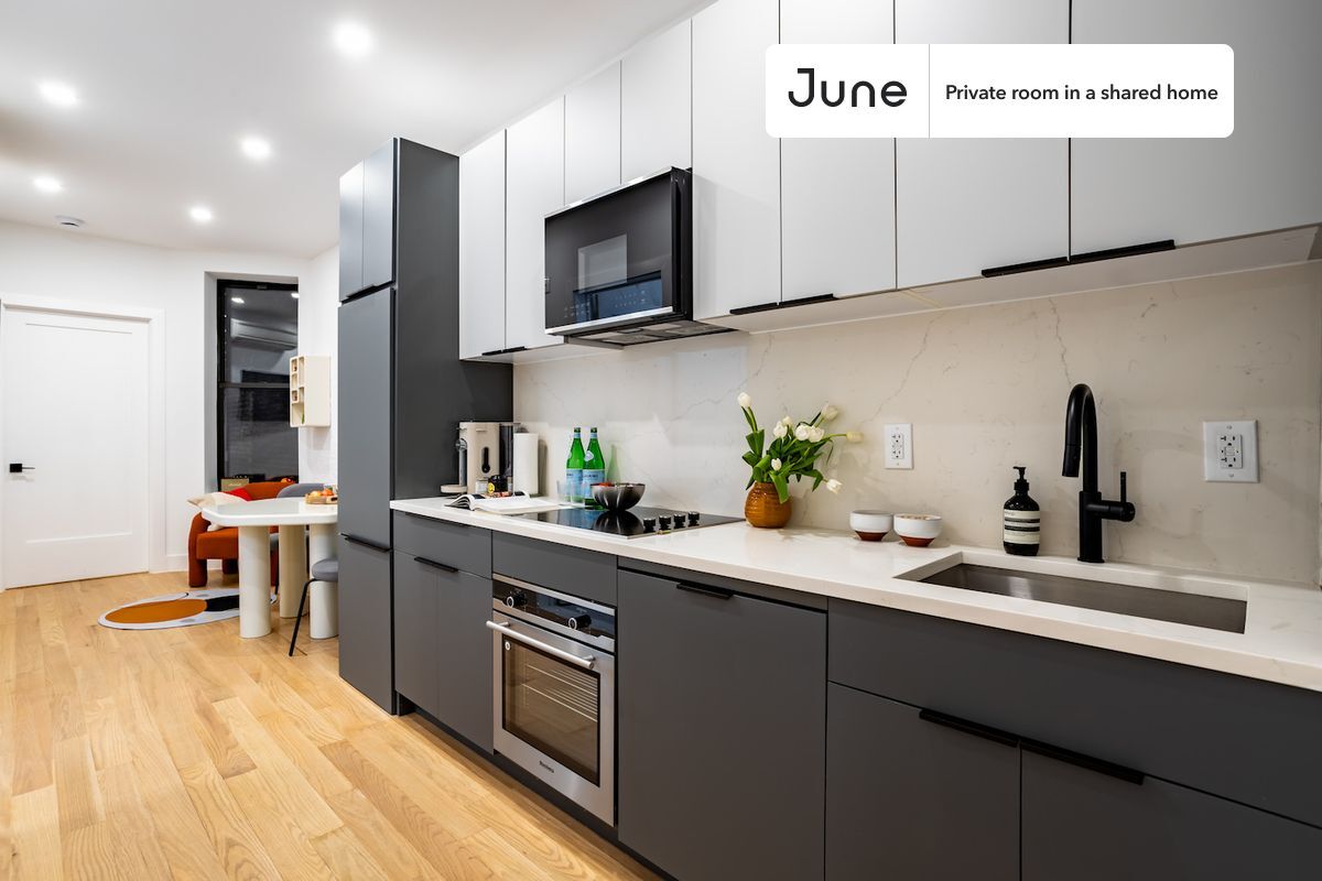 Building Photo - Room in Shared 3.0 bed/2 bath home