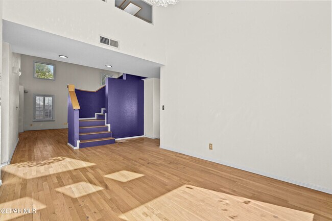 Building Photo - 624 Skydale Dr