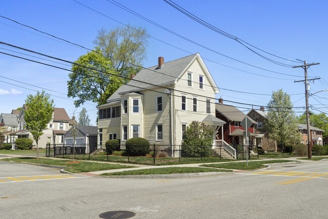 Primary Photo - 116 Grant St