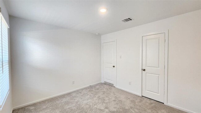 Building Photo - 3044 Dawn Sound Dr