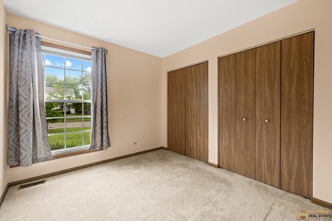 Building Photo - 1174 Hyannis Cir
