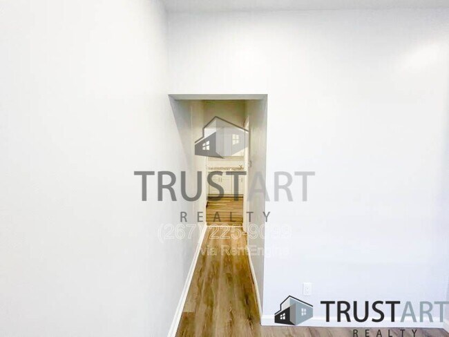 Building Photo - 3347 Frankford Ave