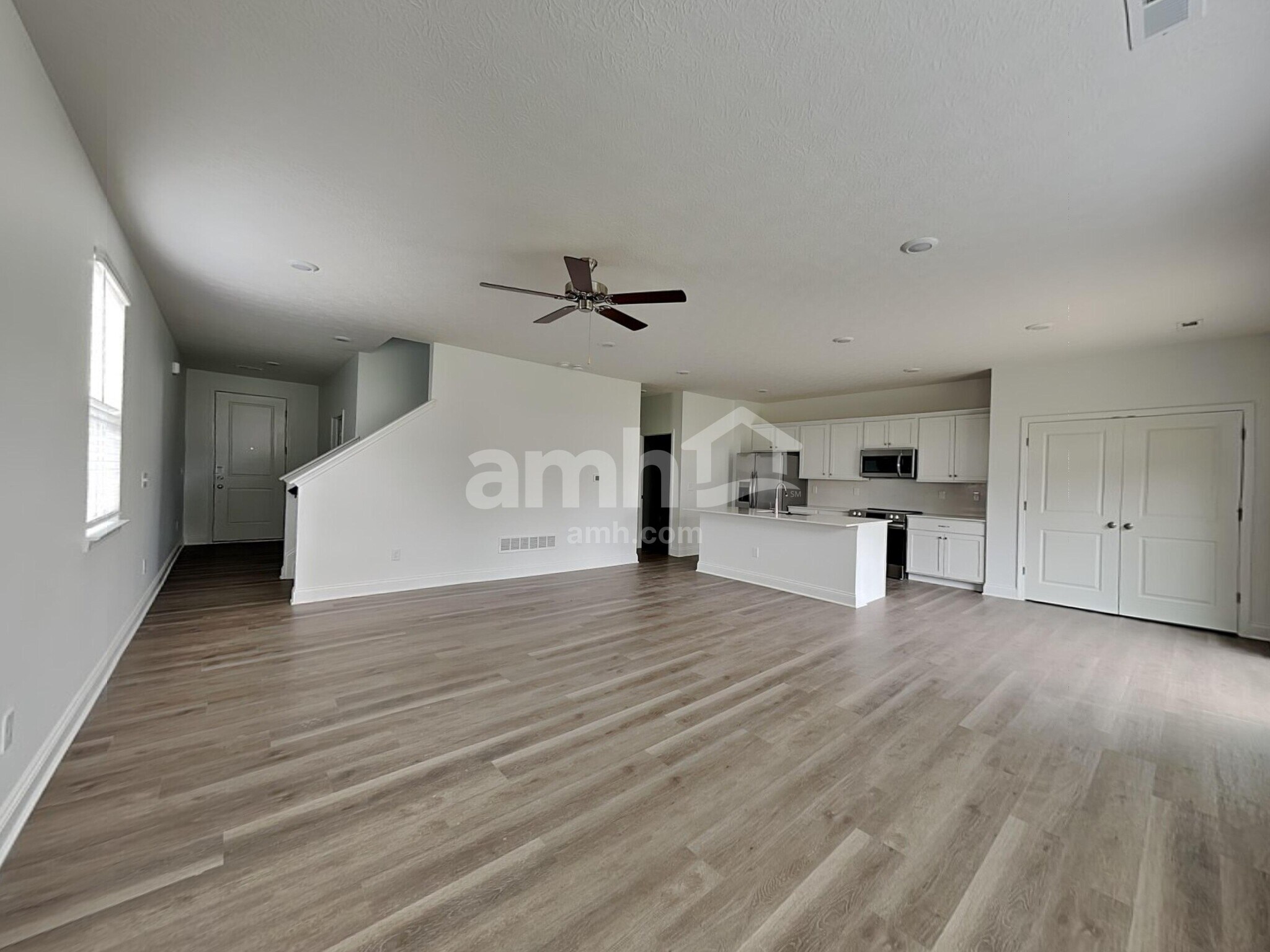 Building Photo - 301 Pne Hl Ct