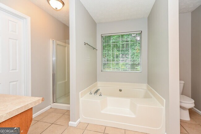 Building Photo - 3714 Crescent Hill Ln