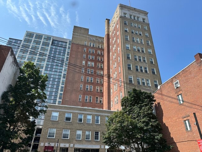 Primary Photo - 124 Court St