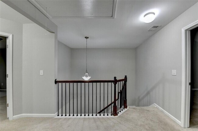 Building Photo - 7325 Heritage Oak Ct