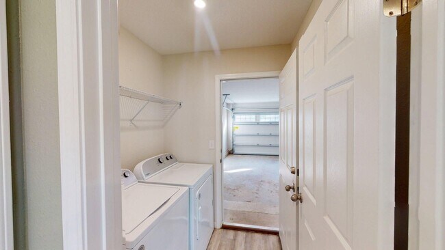 Building Photo - 3BR/ 2BA House - Jacksonville - Available NOW!