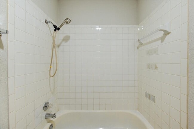 Building Photo - 2121 El Paseo St
