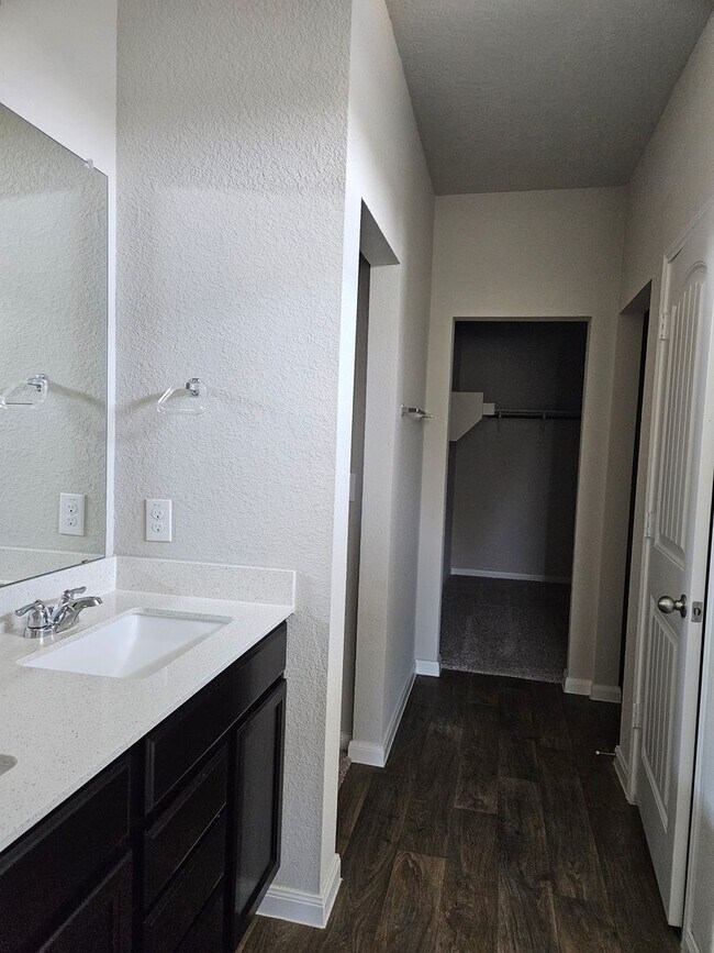 Building Photo - 4-Bedroom Home for Lease – Hutto, TX