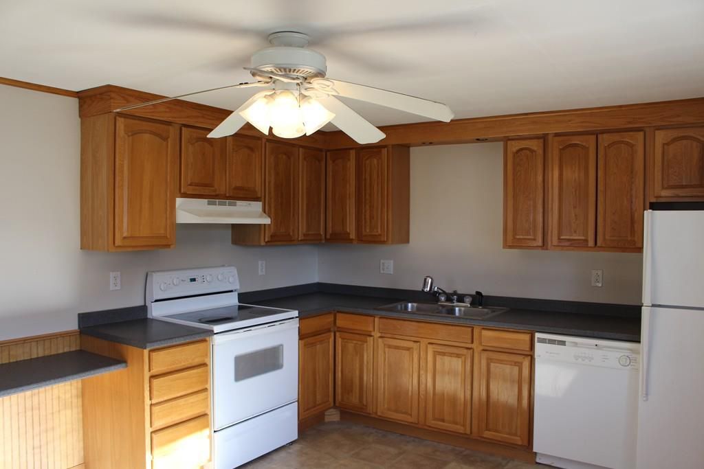 Kitchen - 17 Court street