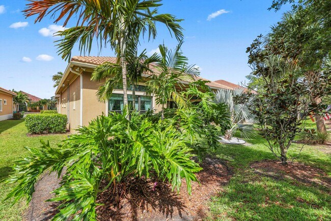 Building Photo - 9368 Cantal Cir E