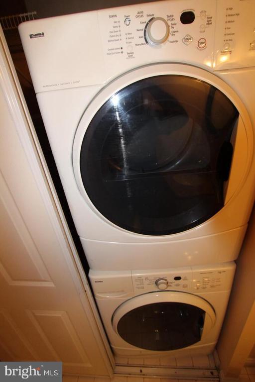 Building Photo - 10502 James Wren Way