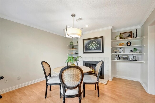 Building Photo - 1907 Glencove Dr