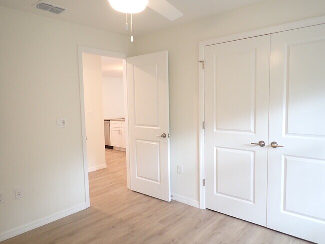 Building Photo - SEMINOLE WOODS