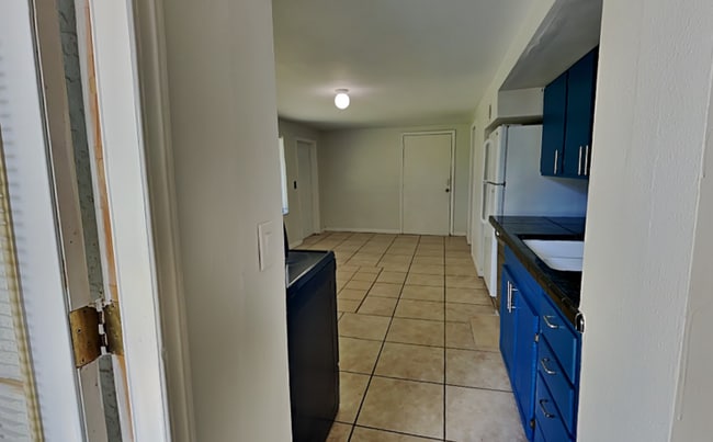 Building Photo - 142 Lynbrook Dr