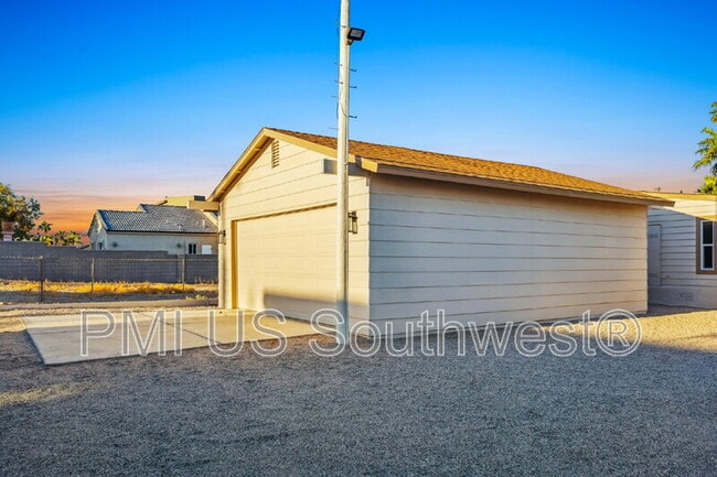 Building Photo - #2 437 Riverfront Drive