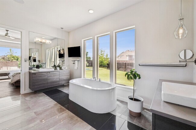 Building Photo - 5008 Statesman Ln