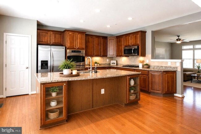 Building Photo - 1739 Theale Way