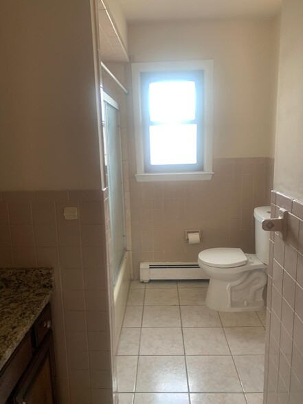 Building Photo - 615 McCandless Pl