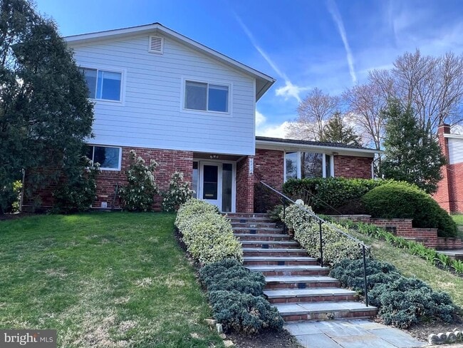 Building Photo - 6310 Carnegie Dr