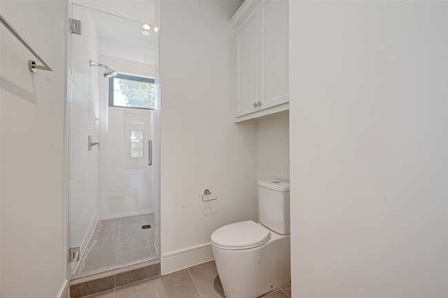 Building Photo - 1506 W 43rd St