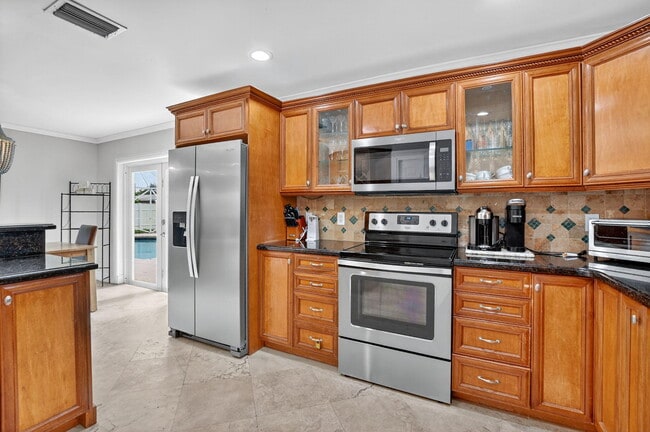 Building Photo - 11170 Mohawk St