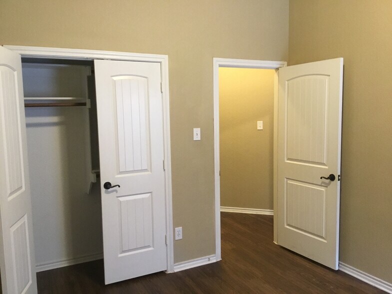 Building Photo - 4112 Chloe Ln