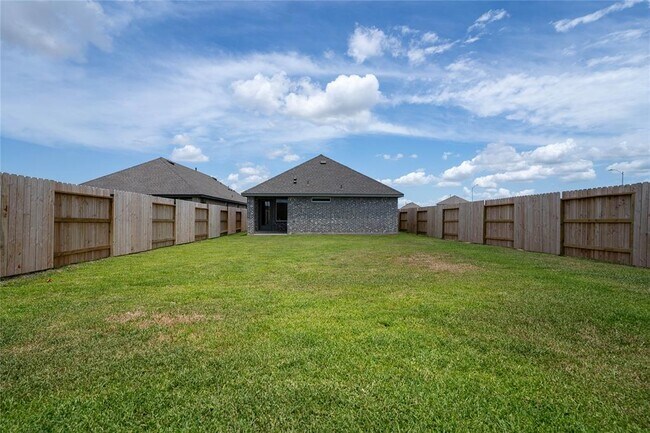 Building Photo - 5092 Marcasca Dr