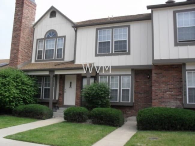 Primary Photo - Littleton 2 story townhouse, Kipling &amp;...