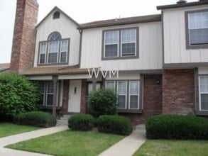 Building Photo - Littleton 2 story townhouse, Kipling &amp;...