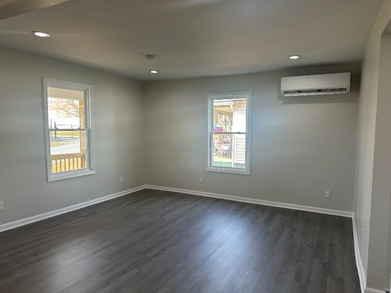 Building Photo - 1304 Floyd St