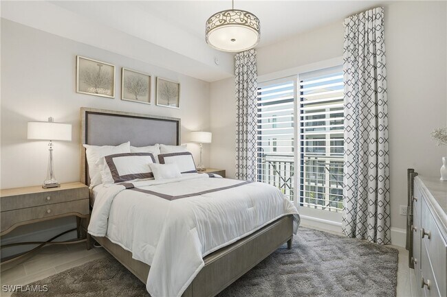 Building Photo - 1030 3rd Ave S