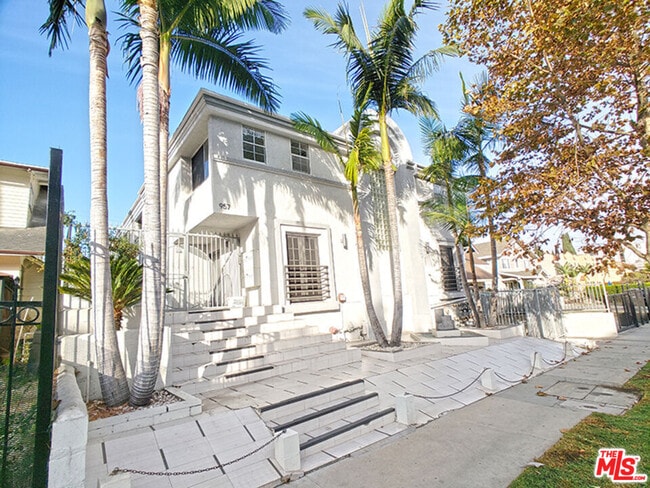 Primary Photo - 957 S Gramercy Dr